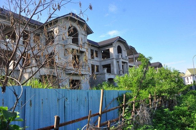 Cận cảnh 44 biệt thự triệu USD bỏ hoang nhiều năm cạnh Hồ Tây