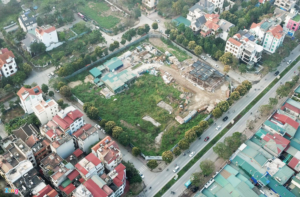 Các ‘đại gia’ ngoại đã thâu tóm đất tây Hồ Tây như thế nào?