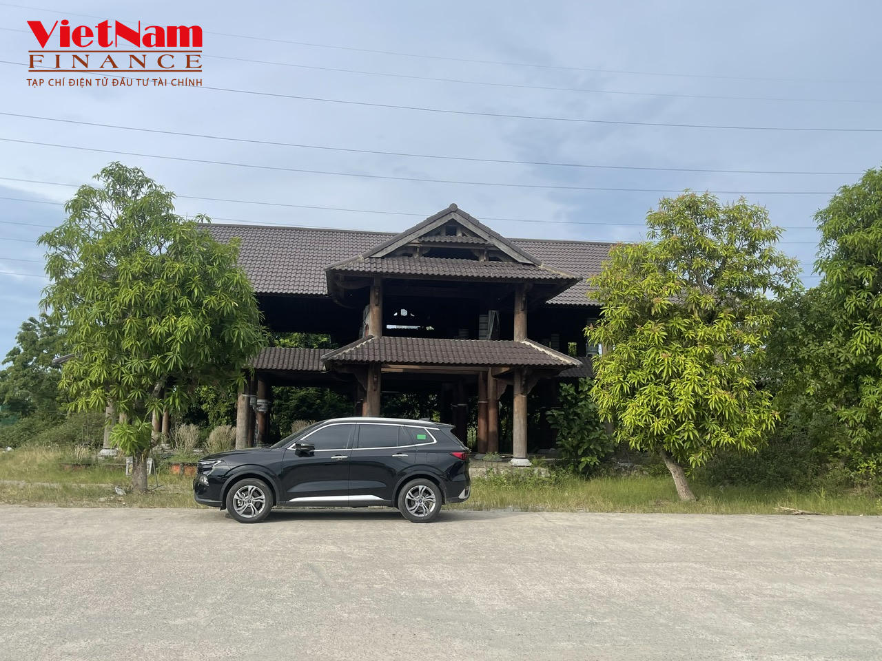 Hạng mục nhà gỗ 2 tầng của Công ty Đức Thắng xây sai quy hoạch, buộc tháo dỡ từ năm 2019 nhưng đến nay vẫn tồn tại.