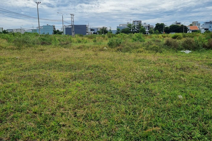 Một khu đất giáp đường Trần Nam Trung (Ảnh minh họa).