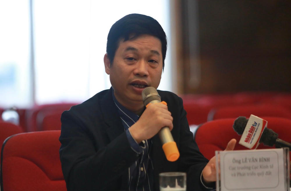 Ông Lê Văn Bình, Cục trưởng Cục Kinh tế và Phát triển quỹ đất, Tổng cục Quản lý đất đai (Bộ Tài nguyên và Môi trường). &nbsp;