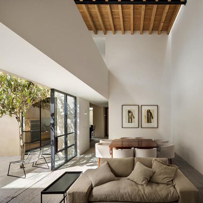 Ngôi nhà 'tạm biệt hàng xóm, mình ta một cõi' đẹp tựa trong tranh - ảnh 12