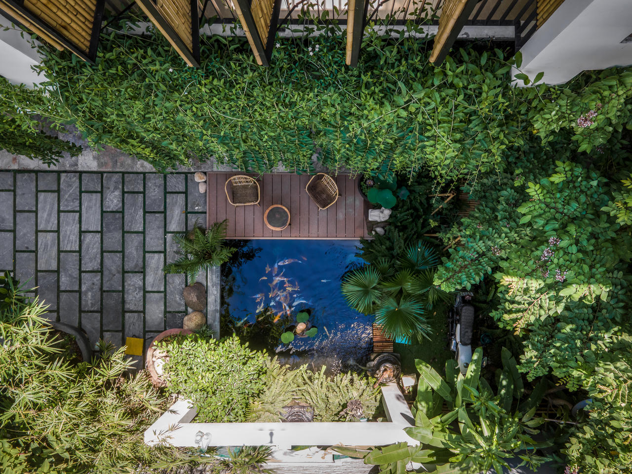 Gửi tình yêu vào gió suốt 10 năm xa cách, cặp đôi dựng ngôi nhà mang cảm hứng 'Nhà của gió'