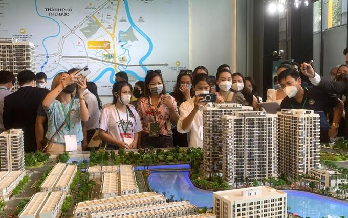 Thị trường cả năm yếu ớt, chủ đầu tư tung chiêu mạnh thu hút khách hàng