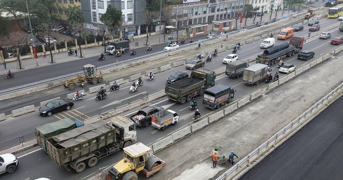 Hai cầu vượt nút giao Mai Dịch trị giá hơn 340 tỷ đồng đang dần hình thành, chuẩn bị về đích cuối tháng 3