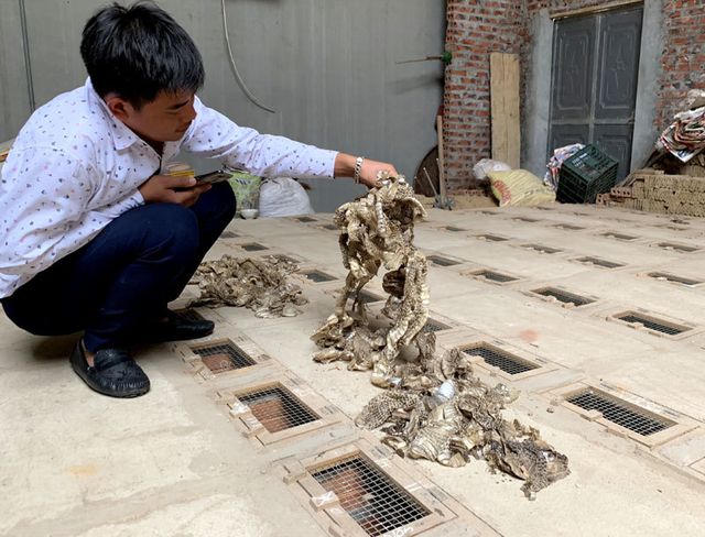 Trúng đậm chưa từng có, dân "làng tử thần" tranh mua đất tiền tỷ
