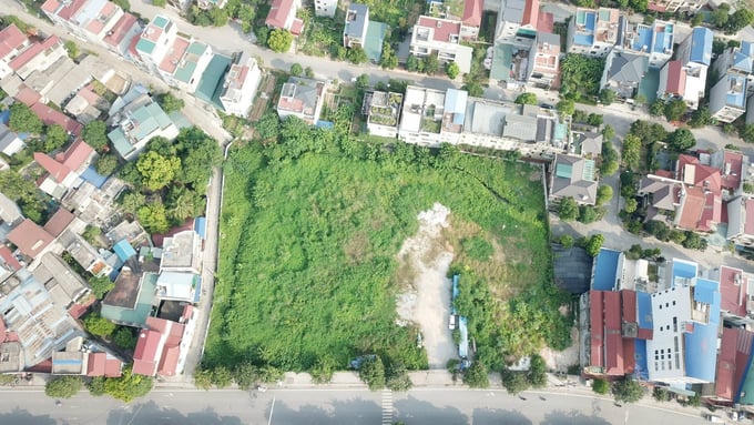 Toàn cảnh khu "đất vàng" bị bỏ hoang hơn 1 thập kỷ
