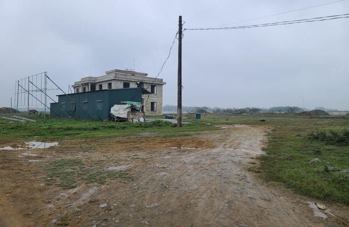 Hiện trạng công trường xây dựng nhà máy nước Thăng Thọ. &nbsp;