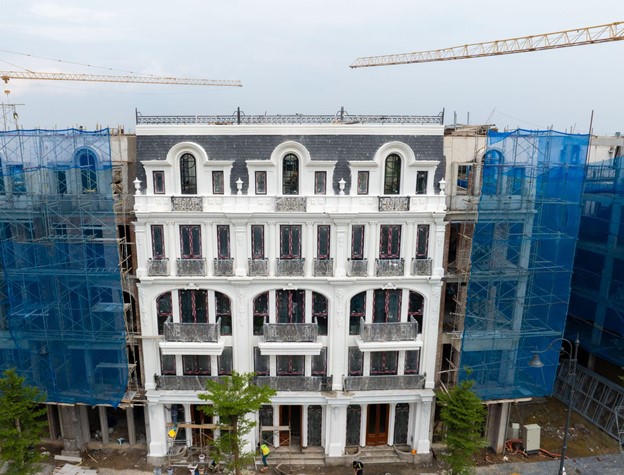 Noble Palace Tay Thang Long sử dụng vật liệu xây dựng cao cấp, được tinh tuyển kỹ lưỡng từ đá lát vỉa hè, lòng đường cho tới vật liệu ốp lát mặt ngoài, đảm bảo độ bền trăm năm. &nbsp;