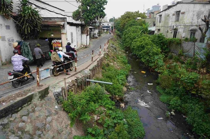 Kênh Hy Vọng sẽ được cải tạo từ đường Phạm Văn Bạch đến giáp kênh Tham Lương. Ảnh: Minh Quân