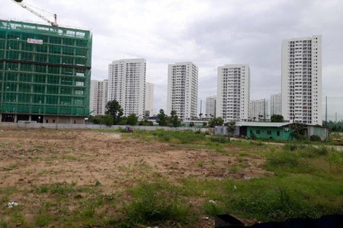 Nhiều quy định luật đang "trói chân" doanh nghiệp bất động sản trong việc tìm kiếm quỹ đất và phát triển dự án