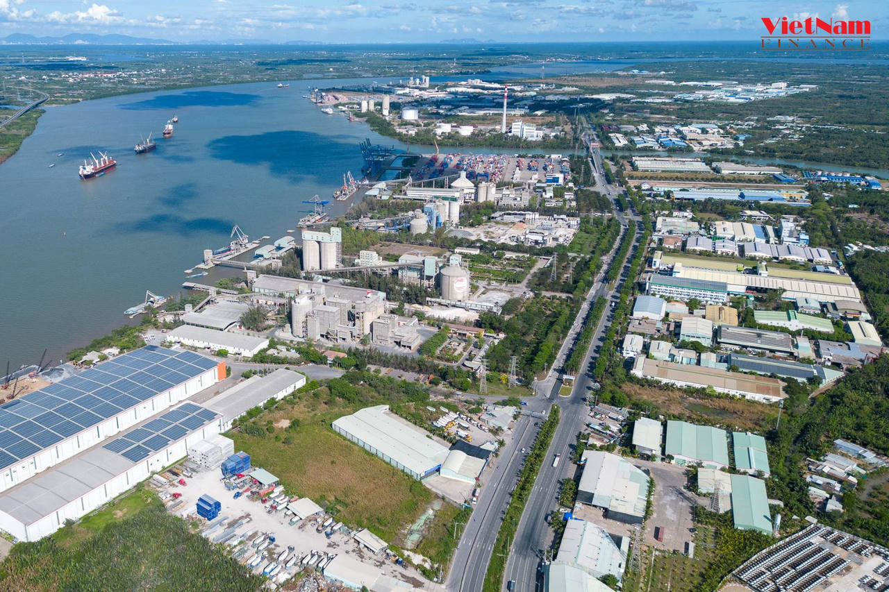 Nguồn cung BĐS công nghiệp phía Nam khan hiếm khiến nhà đầu tư mở rộng tìm kiếm quỹ đất mới tại các tỉnh thành cấp 2. (Ảnh minh họa) &nbsp;