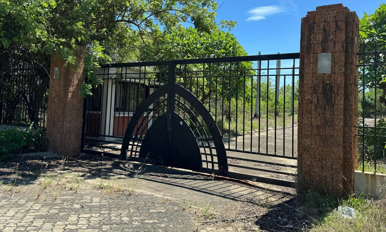 Resort 12 triệu USD ven biển Đà Nẵng bỏ hoang suốt 1 thập kỷ