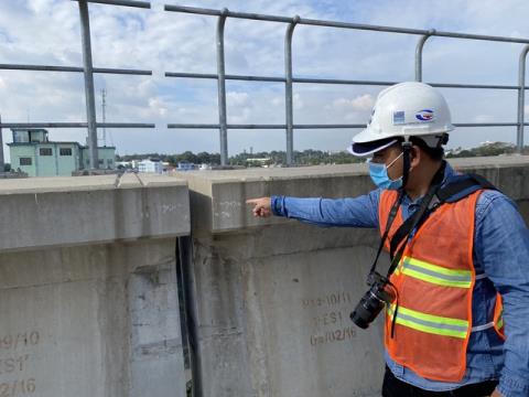 Sự cố dầm cầu metro số 1 vẫn chưa được giải quyết xong. Dân trí &nbsp;