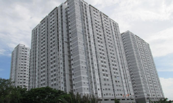 Hiện nay nhiều doanh nghiệp không mặn mà trong việc đầu tư xây dựng NƠXH do vướng thủ tục và lợi nhuận thấp. Ảnh: T.L &nbsp;