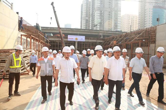 Hầm chui Lê Văn Lương – Vành đai 3 dự kiến thông xe vào ngày 10/10/2022 &nbsp;
