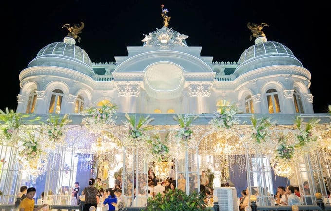 Danh tính đại gia chủ căn bạch dinh lộng lẫy báo ngoại khen hết lời bắt mắt nhất Việt Nam