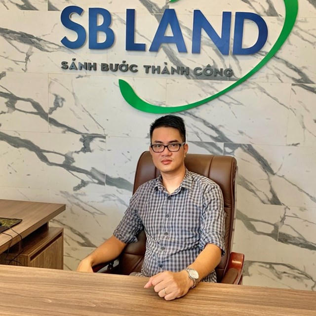 Trong cơn “sốt“ đất, người bán xôi, giò chả cũng thành... môi giới