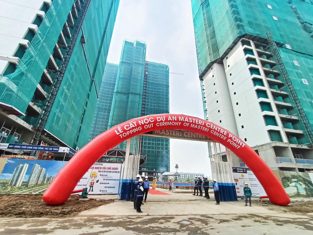 Masteri Centre Point được cất nóc sáng ngày 16/6. (Ảnh:&nbsp;NN).&nbsp; &nbsp;