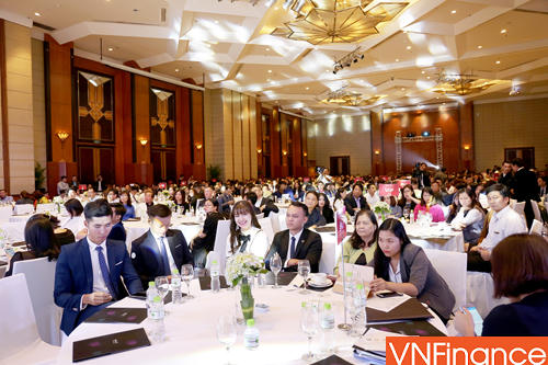 Condotel ế chỏng chơ: Chủ đầu tư ê chề "thả mồi" câu khách tại Hà Nội