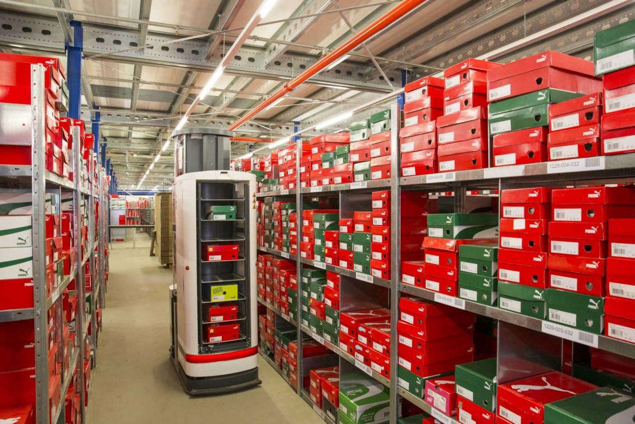 Nhà kho trở thành sản phẩm ưa thích của giới đầu tư Hàn Quốc. Ảnh: WSJ &nbsp;