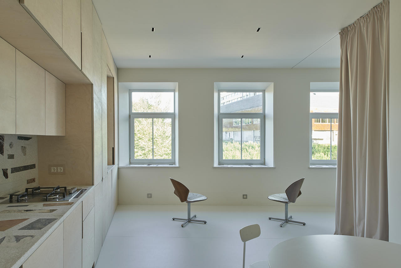 Căn hộ 38 m2 với tường kiểu đồ nội thất