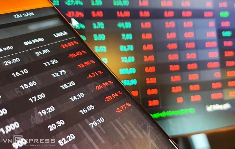 Tài khoản chứng khoán của một nhà đầu tư đỏ rực sau phiên 28/1 &nbsp; &nbsp;