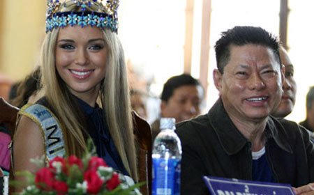 Hoàng Kiều ồn ào vì hoa hậu