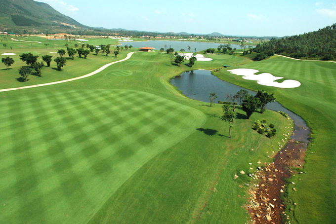 Sân golf Đầm Vạc và Khu biệt thự nhà vườn Mậu Lâm Đầm Vạc là hai tài sản thế chấp OcenBank đấu giá sau 3 lần chưa ai mua. &nbsp;