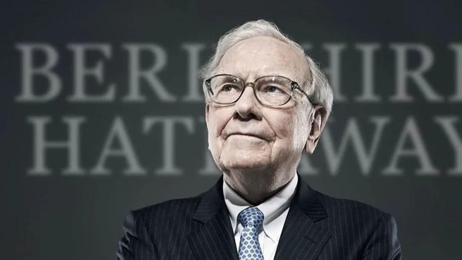 Nhà đầu tư huyền thoại Warren Buffett, 94 tuổi, là một trong những người giàu nhất thế giới. Ông Buffet nổi tiếng với các triết lý đầu tư thành công. (Ảnh: Getty Images) &nbsp;