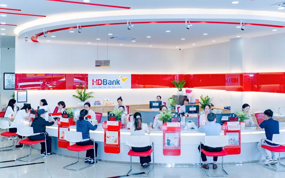 HDBank nâng lãi suất tiết kiệm lên hơn 6%/năm, kỳ hạn ngắn vượt mốc 4% - ảnh 1