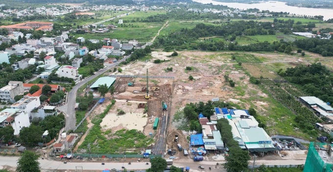 Đường vành đai chậm tiến độ nghiêm trọng, giá bất động sản tại địa phương này vẫn ‘lên như diều gặp gió’