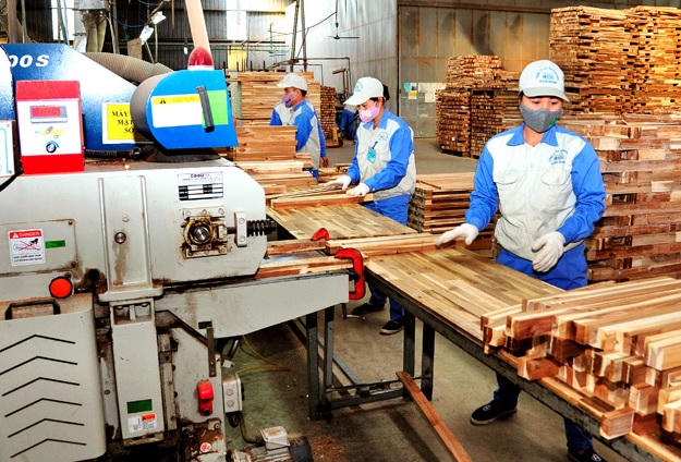 Khó khăn trong hoàn thuế đã khiến một số DN phải dừng xuất khẩu.