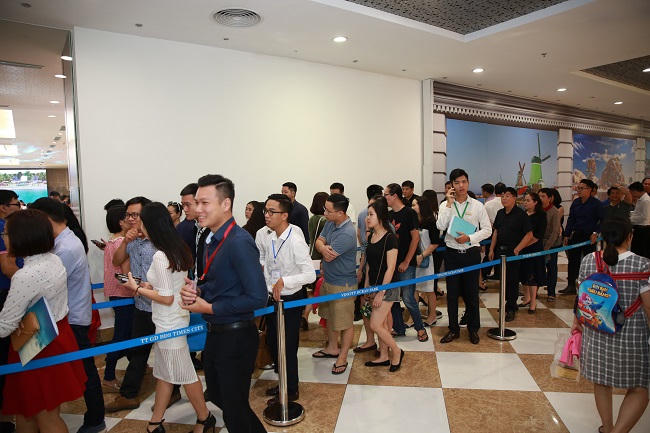 “Quá tải” lượng khách hàng đăng ký xem căn hộ mẫu dự án VinCity