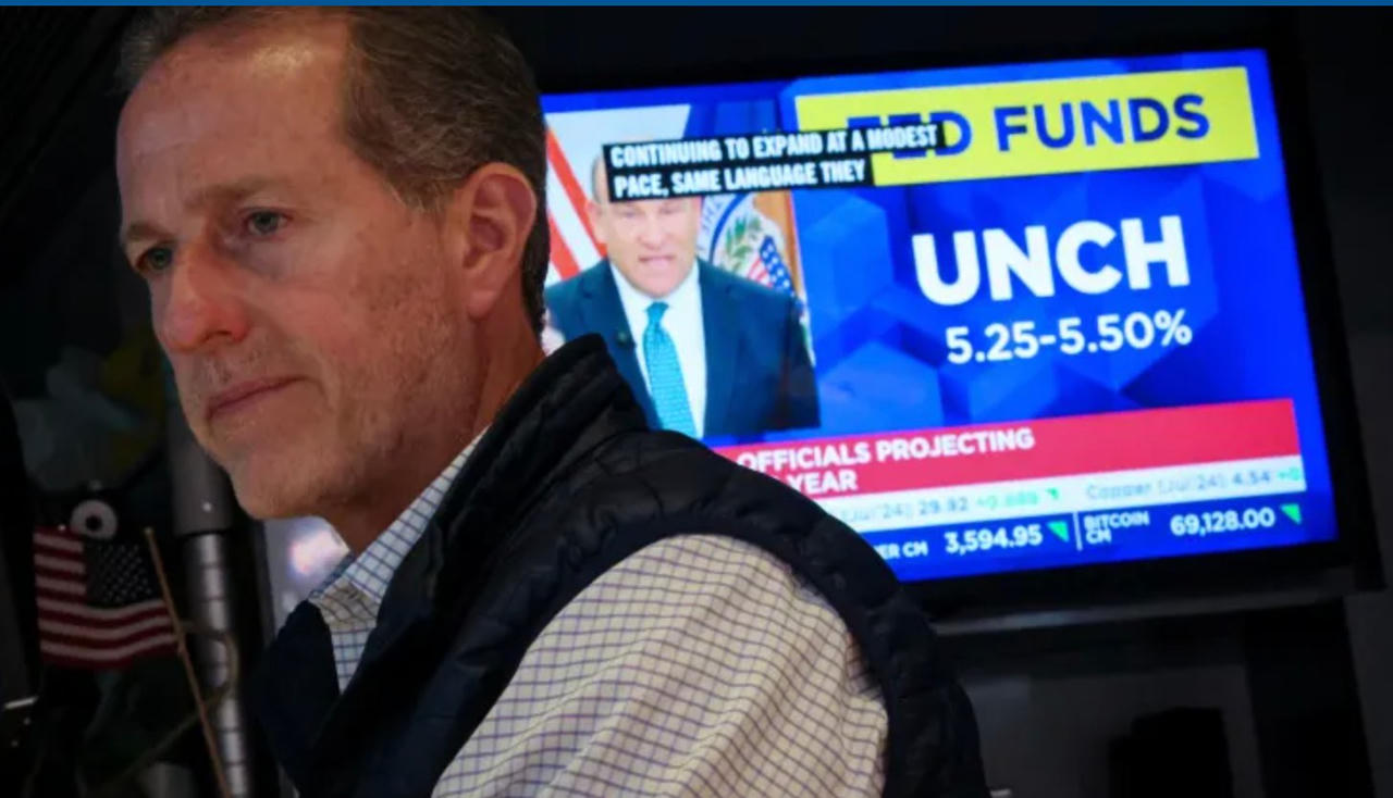 S&P 500 lần đầu kết thúc trên 5.400 điểm