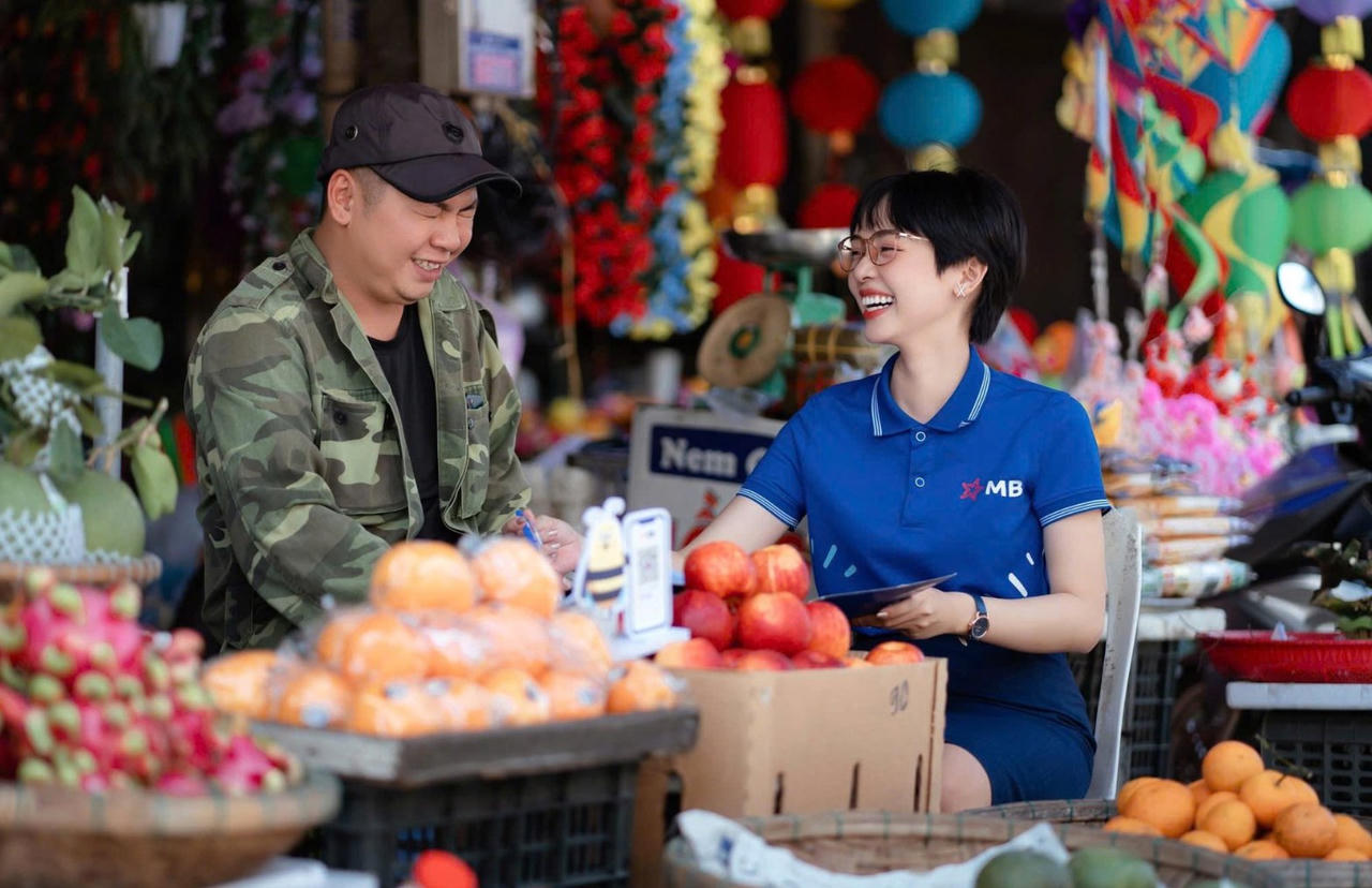 Với lợi thế công nghệ và chuyển đổi số, MB nhanh chóng thể trách nhiệm xã hội của mình, đặc biệt hỗ trợ cho nhóm khách hàng yếu thế