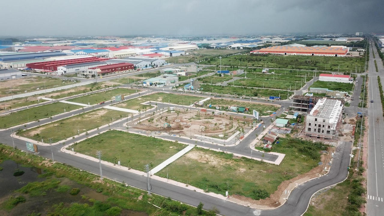 Đất nền ở các tỉnh vùng ven TP.HCM đang thu hút giới đầu tư &nbsp;