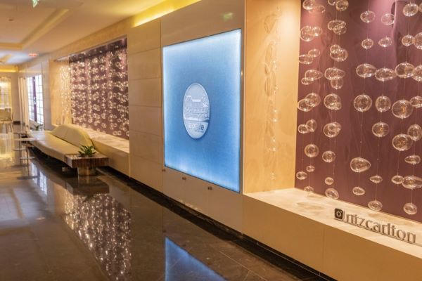 Vung 400 triệu ở phòng tổng thống thử cảm giác ‘sướng như tiên’