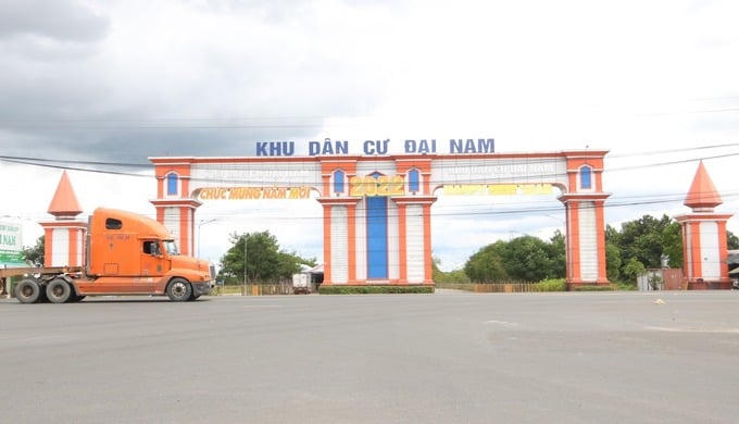 Khu dân cư Đại Nam nằm ngay mặt tiền quốc lộ 13. Ảnh: Báo Tiền Phong &nbsp;