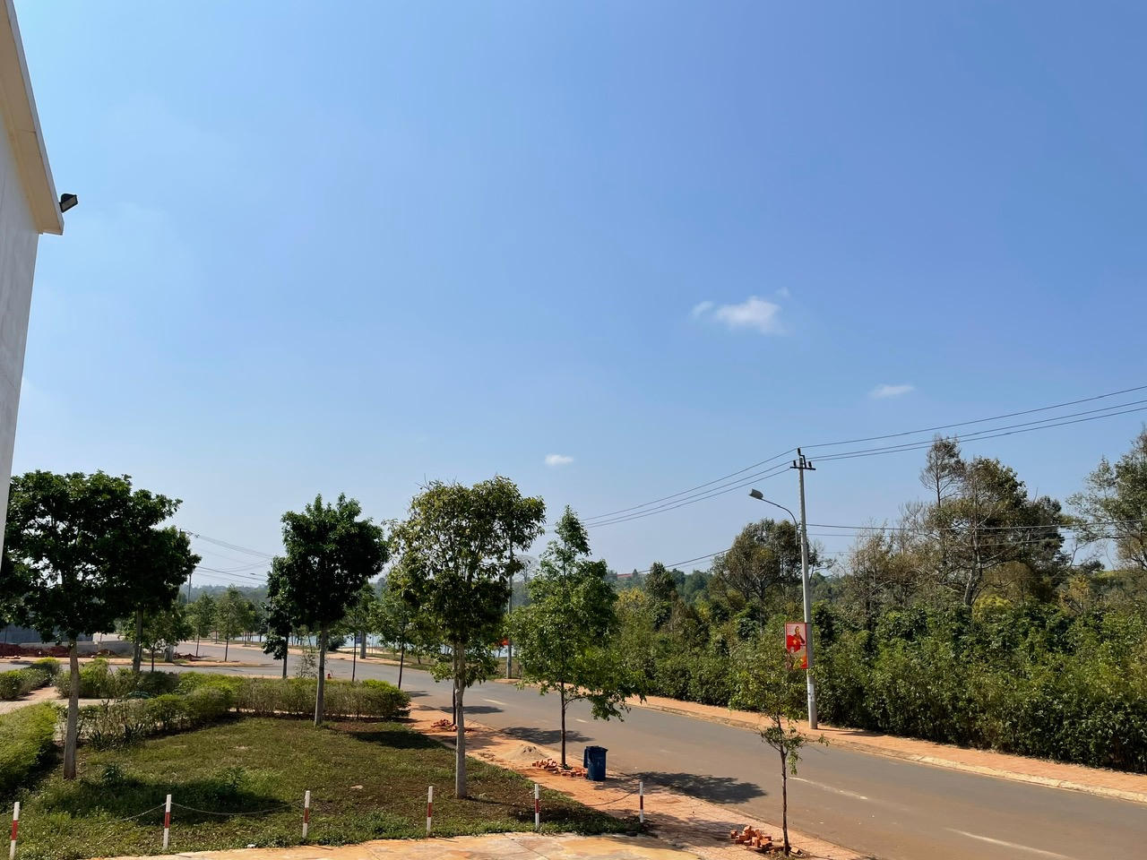 Dự án được chấp thuận đầu tư theo Quyết định số 58/QĐ-UBND ngày 05/1/2016; điều chỉnh, bổ sung tại Quyết định số 1077/QĐ-UBND ngày 11/5/2021 của UBND tỉnh Đắk Lắk.