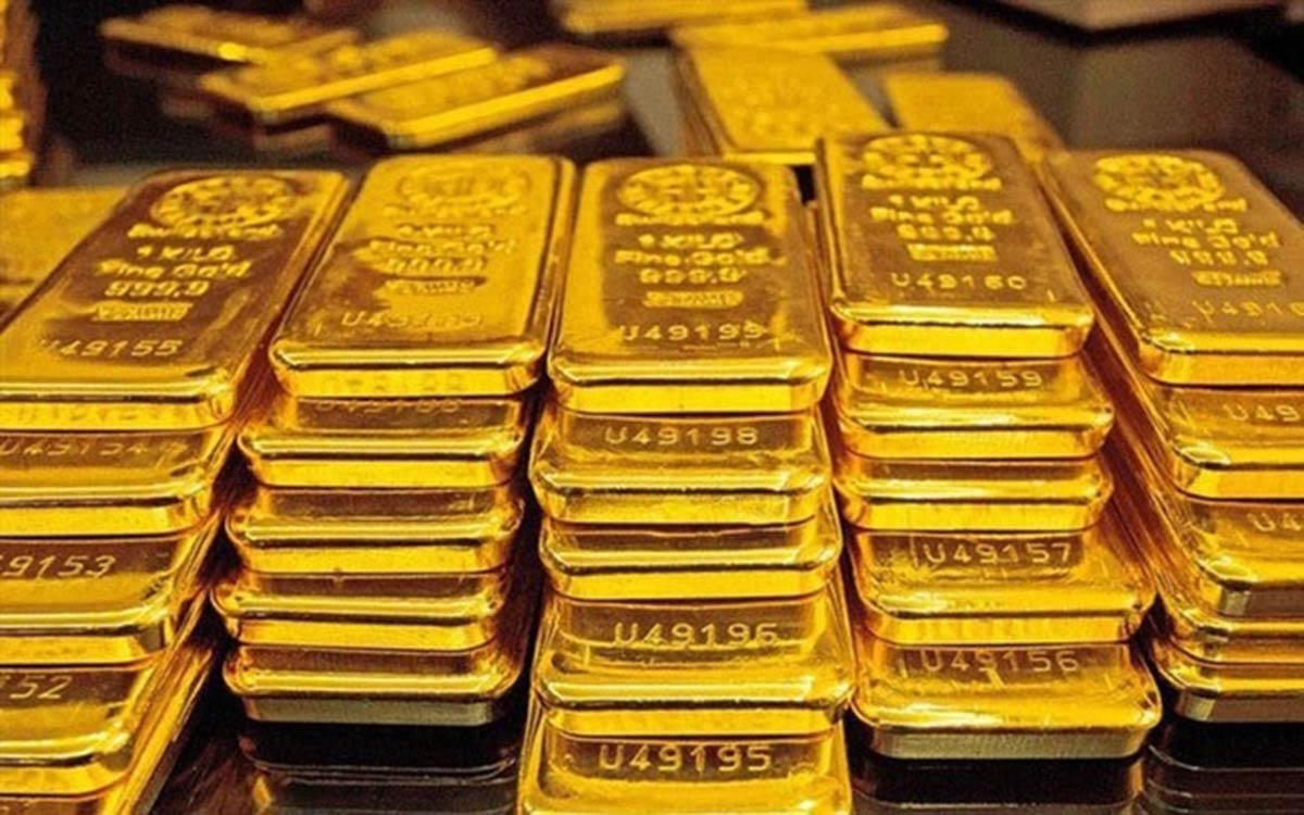 Giá vàng tăng liên tục, tiến lên đỉnh lịch sử 2.700 USD/ounce