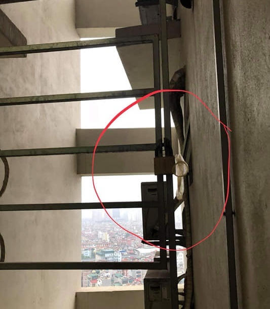 Người dân bịt mũi, nín thở sống trong chung cư tiền tỷ 