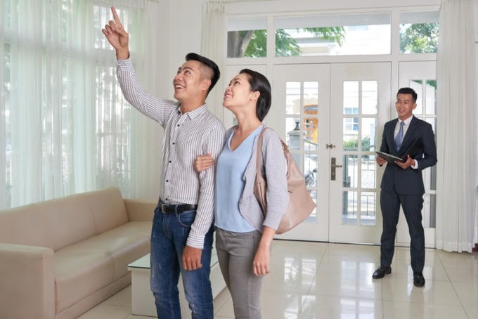 Dù tháng 7 Âm lịch, lượng khách xem nhà vẫn đông. Ảnh minh họa &nbsp;