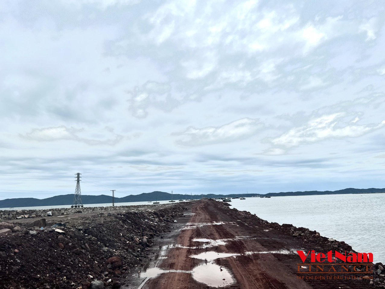 Dính nhiều vi phạm tại dự án đường vượt biển 520 tỷ, Chủ tịch TP.Móng Cái bị kỷ luật