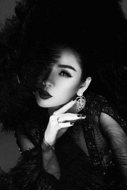 Lệ Quyên “chơi lớn” mời 2 đội bóng đá vô địch SEA Games đến xem Q Show 2