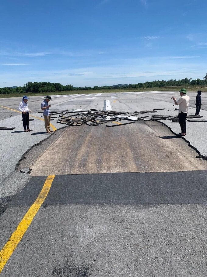 Đường băng sân bay Vinh bị lún nứt. Ảnh: Giáo dục Thủ đô &nbsp;