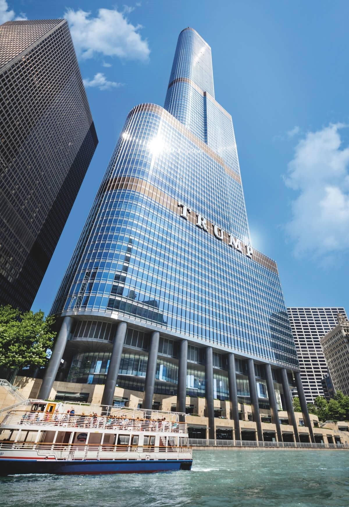 Trump International Hotel and Tower tại Chicago.