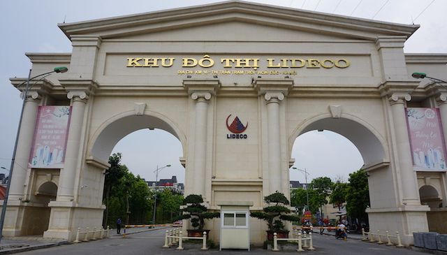 Cận cảnh hàng loạt biệt thự bỏ hoang ở “phố nhà giàu” ngoại ô Hà Nội