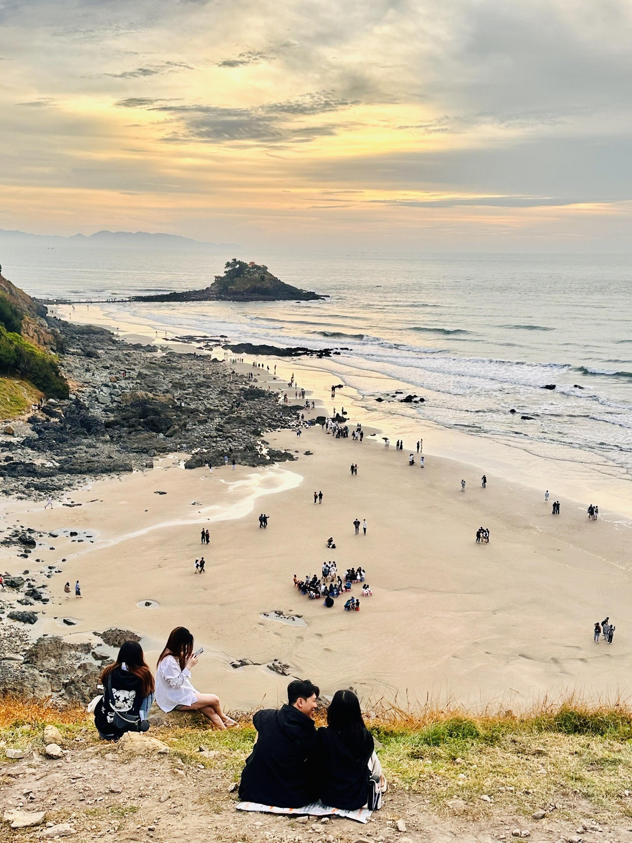 Đón bình minh ở mũi Nghinh Phong. Ảnh: Báo Bà Rịa - Vũng Tàu