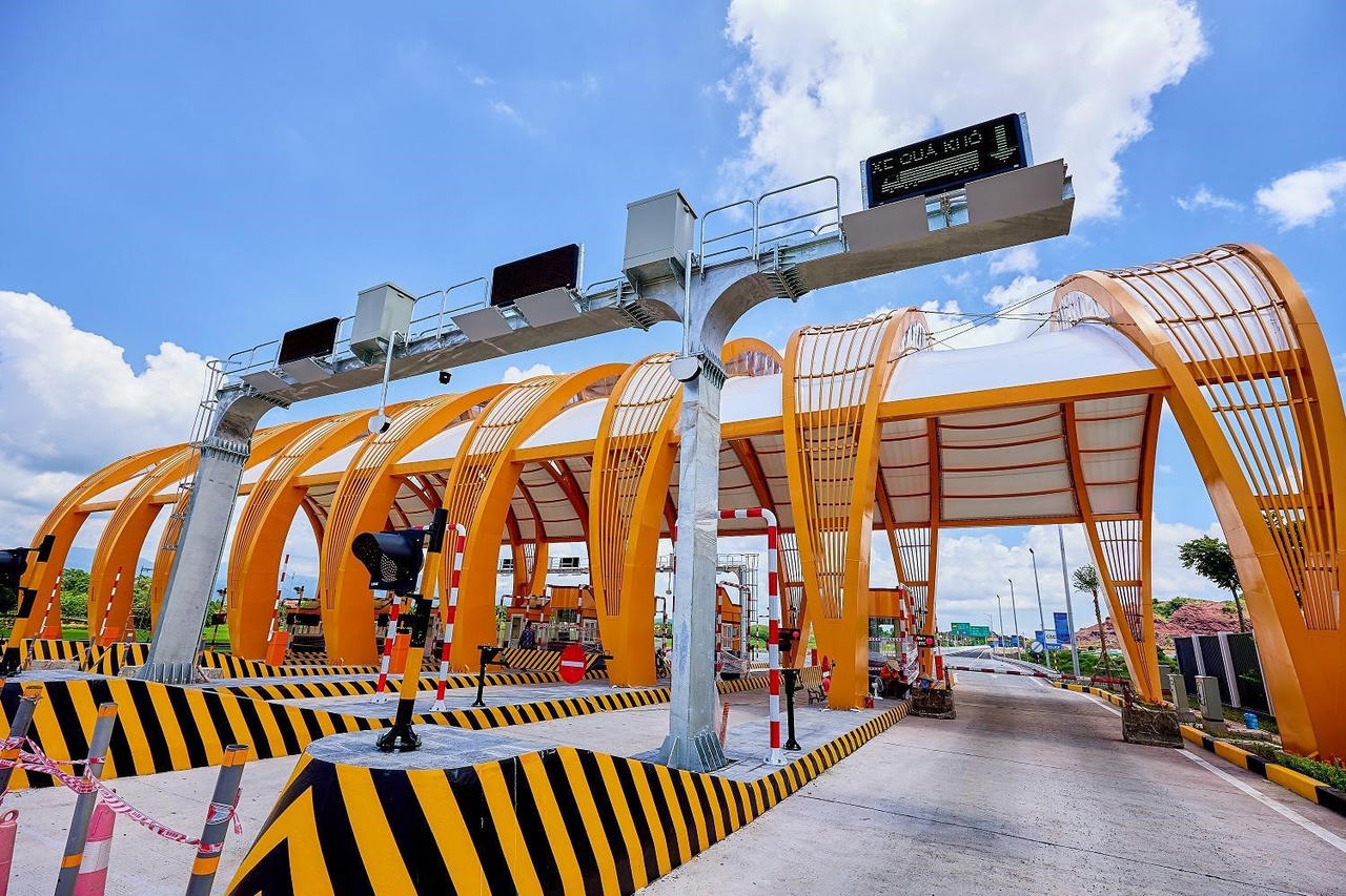 Sắp khánh thành cao tốc Sun Group đầu tư có hệ thống chiếu sáng hiện đại nhất Việt Nam